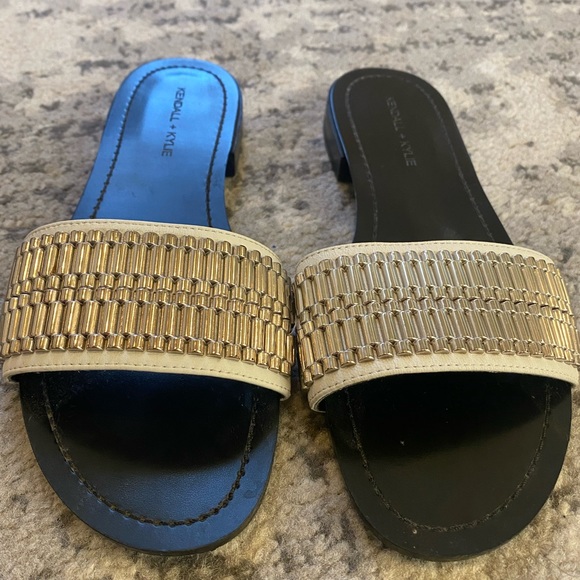 Kendall + Kylie Slip On Sandals - Picture 3 of 5